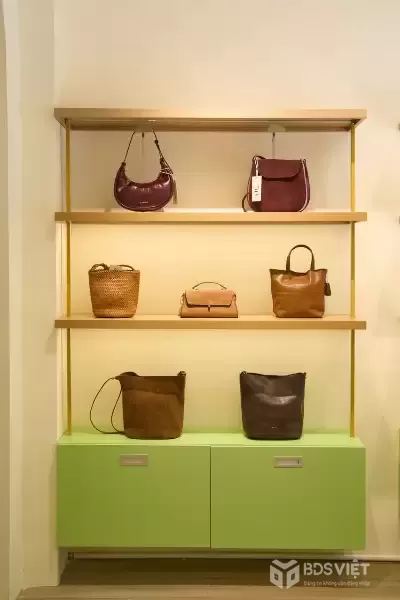 SANG NHƯỢNG CỬA HÀNG MẶT PHỐ NGUYỄN VĂN HUYÊN