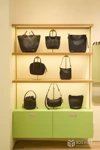 SANG NHƯỢNG CỬA HÀNG MẶT PHỐ NGUYỄN VĂN HUYÊN