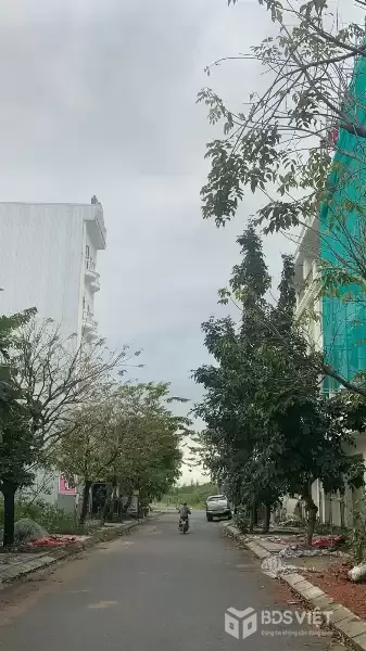 Bán đất KĐT Hòa Quý đường Trần Quý Kiên vị trí đẹp, 120m2, chỉ 5,5 tỷ