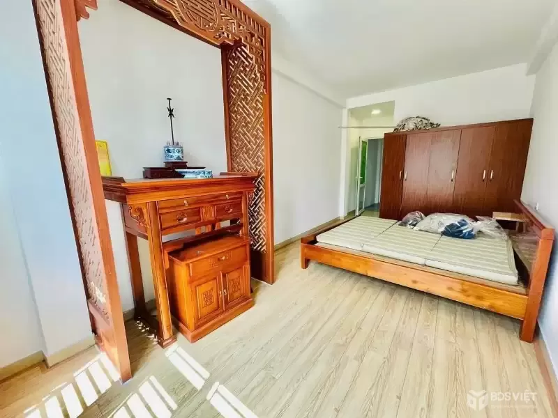 Bán Nhá Ngõ Văn Hương 38m2. 5 tầng. mặt tiền 3.2m. giá 8.5 Tỷ Đống Đa Hà Nội