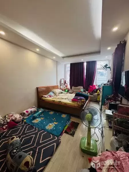 Bán nhà Hoàng Hoa Thám 38m2. 5 tầng. mặt tiền 3.5m. giá 10.5 Tỷ Ba Đình Hà Nội