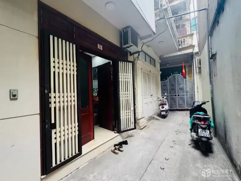 Bán nhà Hoàng Hoa Thám 38m2. 5 tầng. mặt tiền 3.5m. giá 10.5 Tỷ Ba Đình Hà Nội