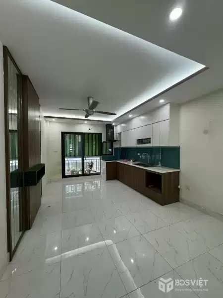 Bán Nhà Chợ Khâm Thiên 57m2. 6 tầng. mặt tiền 3.7m. giá 15.7 tỷ Đống Đa Hà Nội