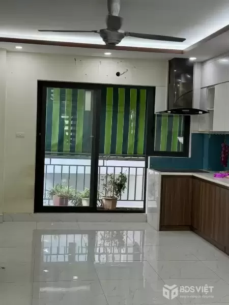 Bán Nhà Chợ Khâm Thiên 57m2. 6 tầng. mặt tiền 3.7m. giá 15.7 tỷ Đống Đa Hà Nội