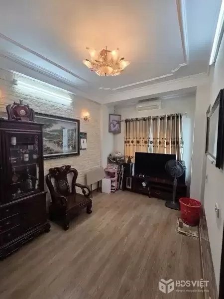 Bán Nhà Kim Mã 30m2. 6 tầng. mặt tiền 4.8m. giá 15.8 tỷ Ba Đình Hà Nội