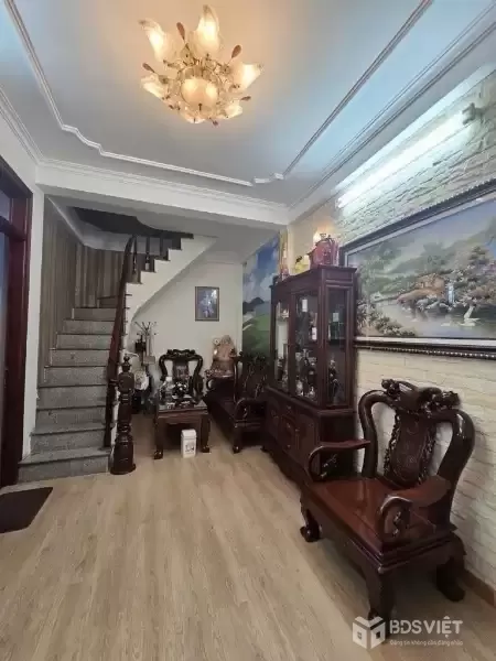 Bán Nhà Kim Mã 30m2. 6 tầng. mặt tiền 4.8m. giá 15.8 tỷ Ba Đình Hà Nội