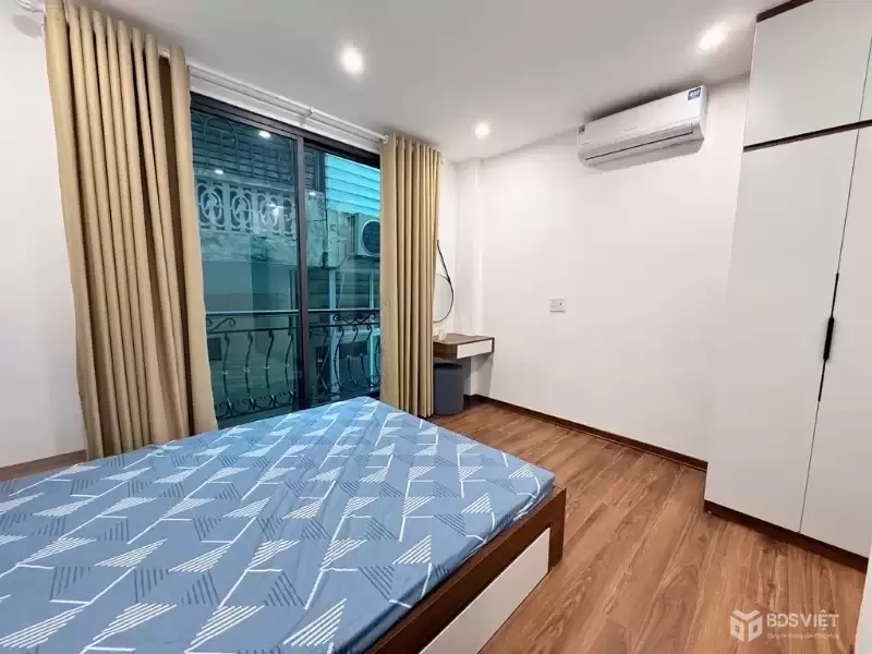 bán nhà đội cấn DT 35m giá 11,5 tỷ lô góc 2 nhà ra phố,full nội thất