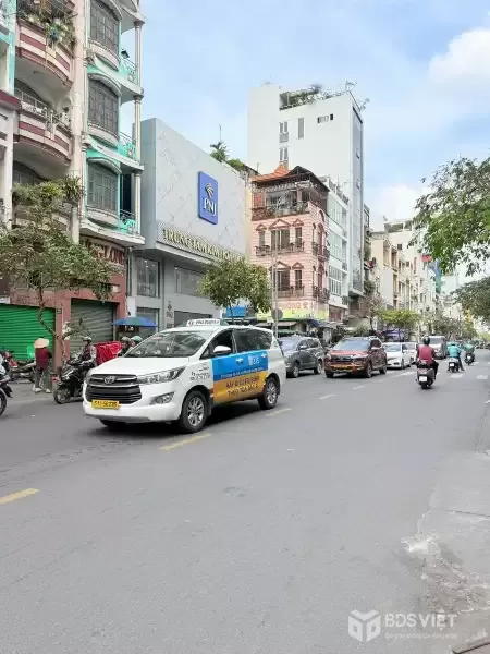 Ngộp NH - Hẻm 6M - Nguyễn Đình Chiểu - Quận 3 - 5 tầng BTCT - 5PN - Giá