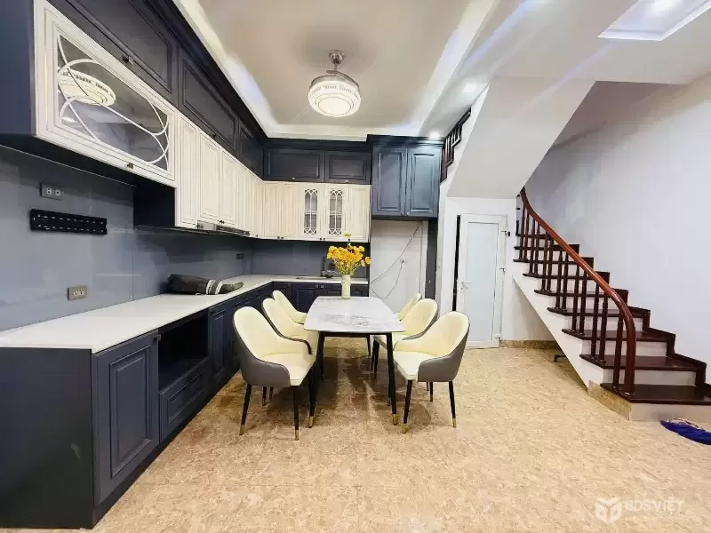 Bán Nhà Hồ Đắc Di 39m2. 6 tầng. mặt tiền 5.3m. giá 12.6 Tỷ Đống Đa Hà Nội