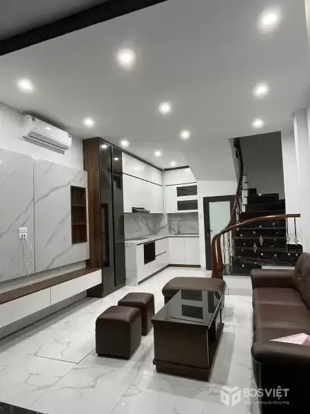 Bán Nhà Đội Cấn 30m2. 6 tầng. mặt tiền 4.3m. giá 11.5 Tỷ Ba Đình Hà