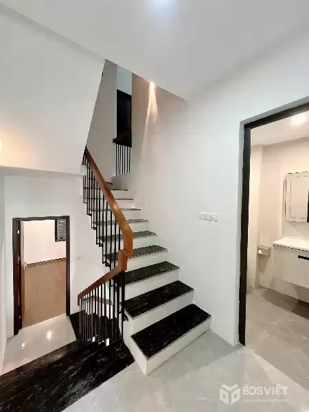 BÁN NHANH NHÀ KHUẤT DUY TIẾN THANH XUÂN, PHÂN LÔ OTO ĐỖ CỬA, 55M 5 TẦNG, CHỈ 18.X TỶ