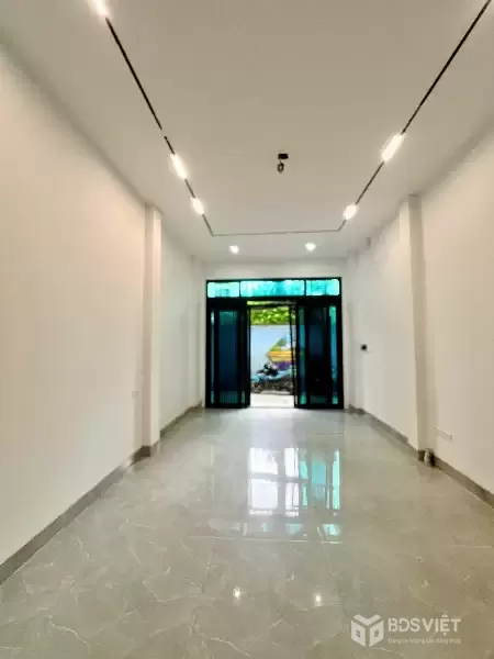 BÁN NHANH NHÀ KHUẤT DUY TIẾN THANH XUÂN, PHÂN LÔ OTO ĐỖ CỬA, 55M 5 TẦNG, CHỈ 18.X TỶ