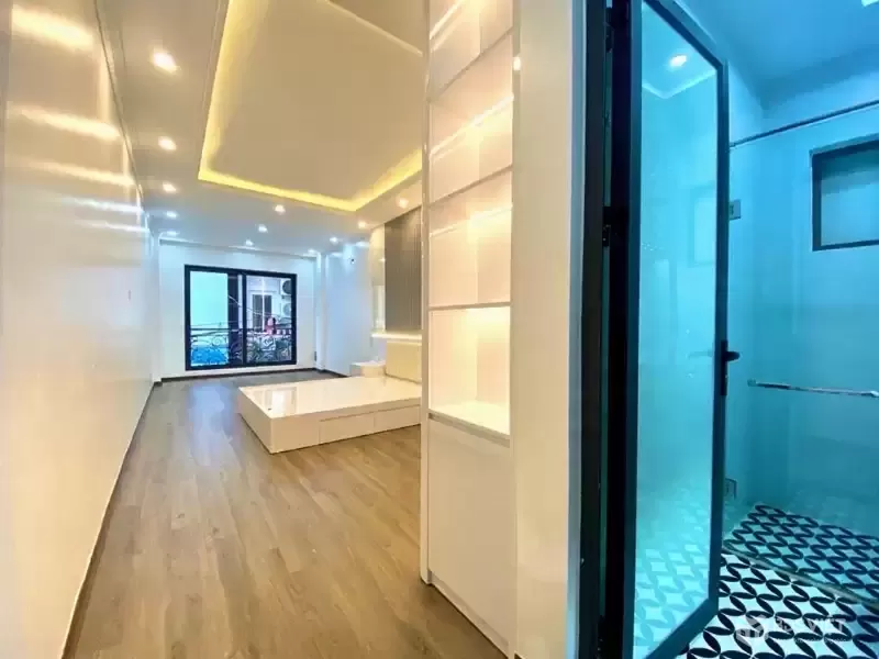 trần quốc vượng 48m x7 tầng thang máy 15,5 tỷ ngõ thông,rộng,gần phố,gần ô tô