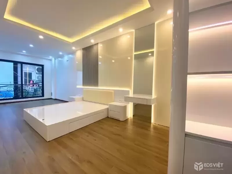 trần quốc vượng 48m x7 tầng thang máy 15,5 tỷ ngõ thông,rộng,gần phố,gần ô tô