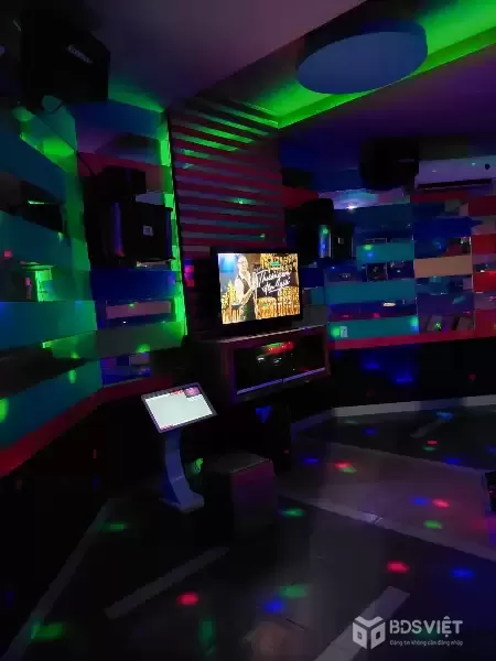 Bán karaoke mặt tiền Huỳnh Tấn Phát Hải Châu 200m2 5 tầng đang kinh doanh giá 27 tỷ