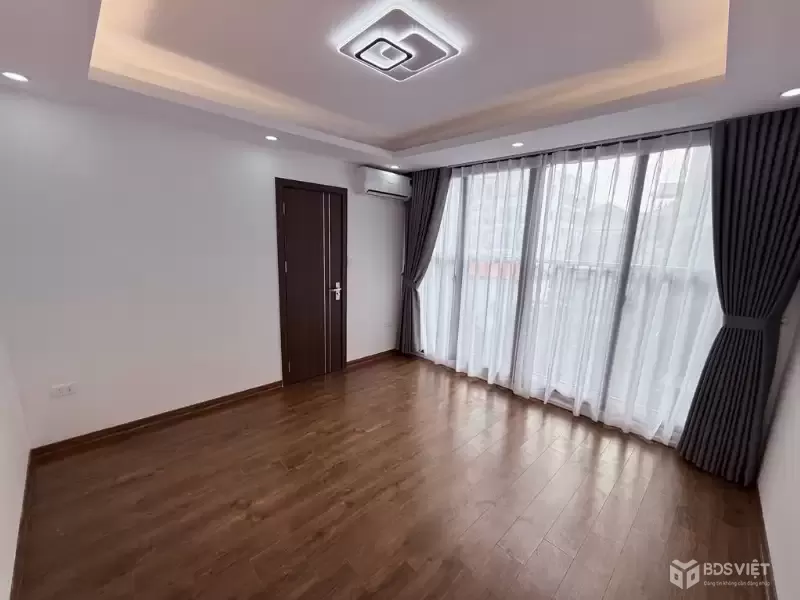 bán nhà xuân la DT 23m x5 tầng 6,950 tỷ 40m ô tô tránh,ngõ thông,full nội thất