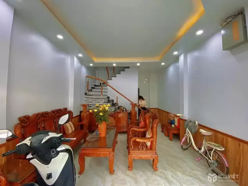 BÁN NHÀ DÒNG TIỀN HỌC VIÊN TÀI CHÍNH - DT41M2 -  6 TẦNG - GIÁ 9,7 TỶ 
KINH DOANH -