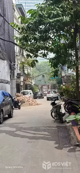 Bán Nhà Tân Ấp 60m2. 5 tầng. mặt tiền 5m. giá 20 Tỷ Ba Đình Hà Nội