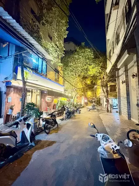 Bán Nhà Võ Văn Dũng 21m2. 3 tầng. mặt tiền 4.5m. giá 11 Tỷ Đống Đa Hà Nội