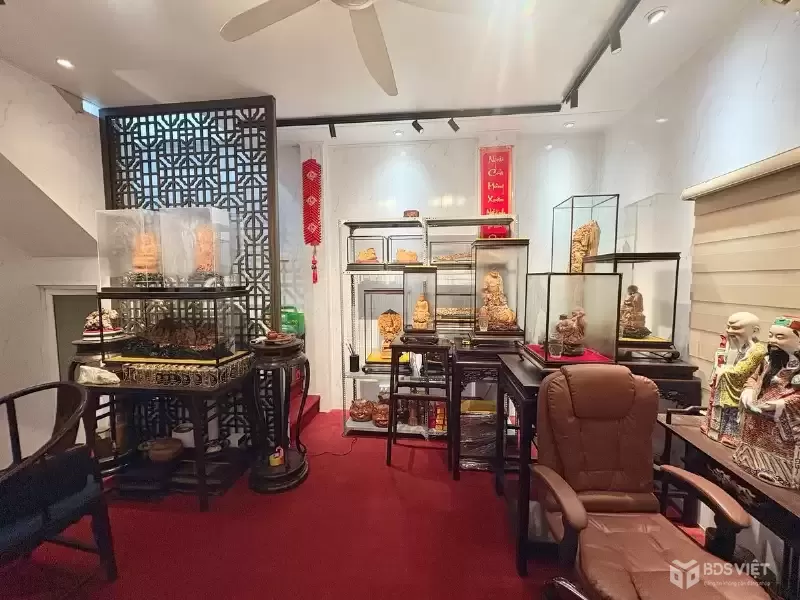 Bán Nhà Võ Văn Dũng 21m2. 3 tầng. mặt tiền 4.5m. giá 11 Tỷ Đống Đa Hà Nội