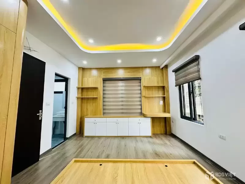 Bán Nhà Vũ Thạnh 32m2. 7 tầng. mặt tiền 6.6m. giá 12.2 tỷ Đống Đa Hà Nội