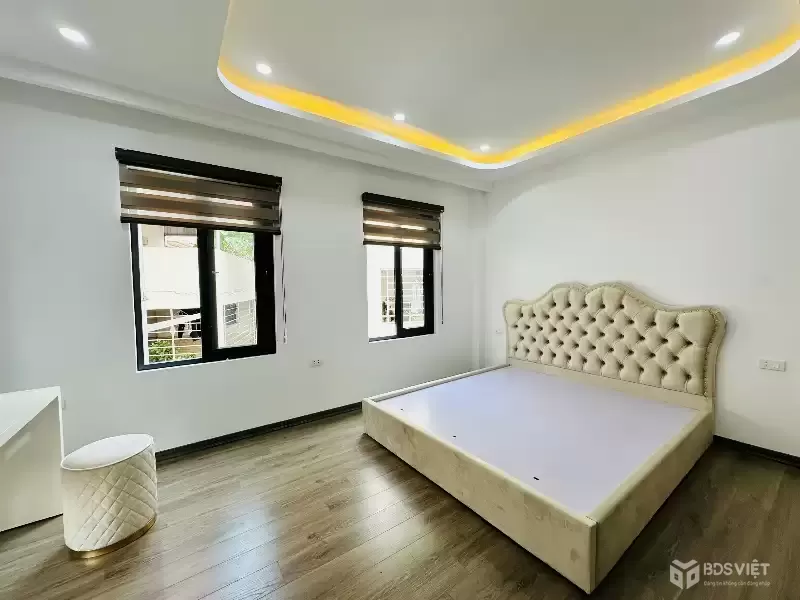 Bán Nhà Vũ Thạnh 32m2. 7 tầng. mặt tiền 6.6m. giá 12.2 tỷ Đống Đa Hà Nội