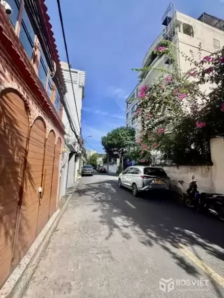 Nhà MT Đường 43 Quận 2 Phường Thảo Điền Cũ.