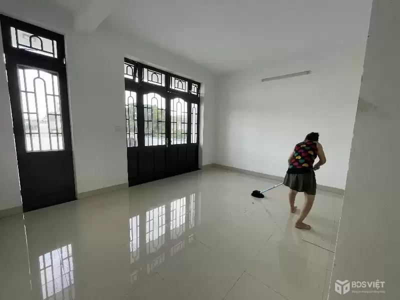 Cho Thuê Nhà Mặt Tiền đường Trưng Nữ Vương Hải Châu Đà Nẵng ngang 6m dt 132 m2