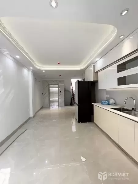 trần quốc hoàn 40m x7 tầng thang máy 21,7 tỷ- phân lô-gara ô tô,vỉa hè-20m ra phố