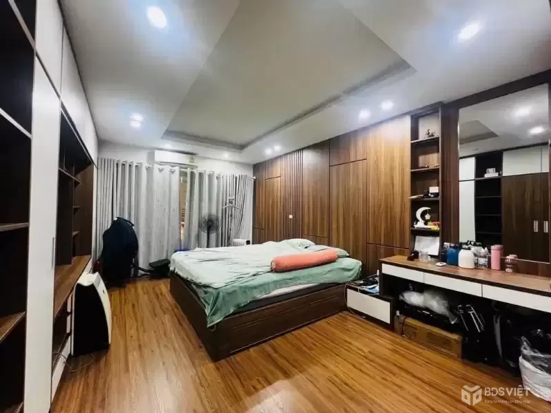 Bán Nhà Đê Trần Khát Chân 38m2. 5 tầng. mặt tiền 4.2m. giá 10.5 Tỷ Hai Bà Trưng Hà Nội