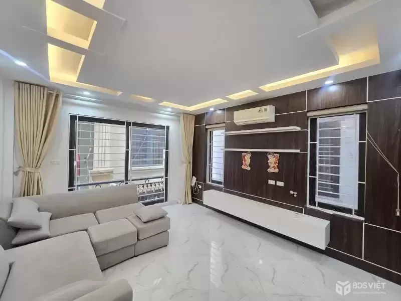 Bán Nhà Đường 8/3. 33m2. 5 tầng. mặt tiền 4.1m. giá 8 Tỷ Hai Bà Trưng Hà Nội