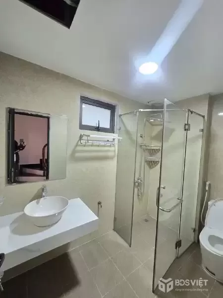 Bán Nhà Đường 8/3. 33m2. 5 tầng. mặt tiền 4.1m. giá 8 Tỷ Hai Bà Trưng Hà Nội