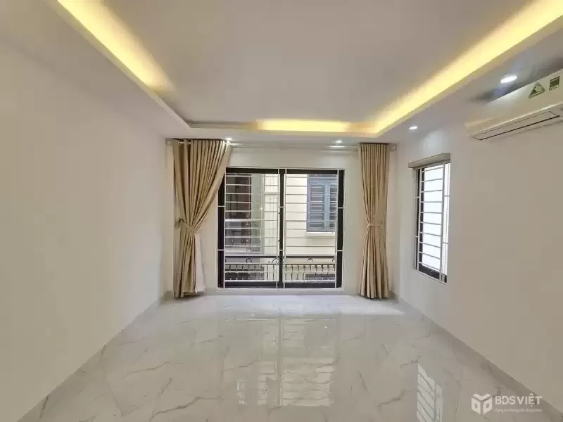 Bán Nhà Đường 8/3. 33m2. 5 tầng. mặt tiền 4.1m. giá 8 Tỷ Hai Bà Trưng Hà Nội