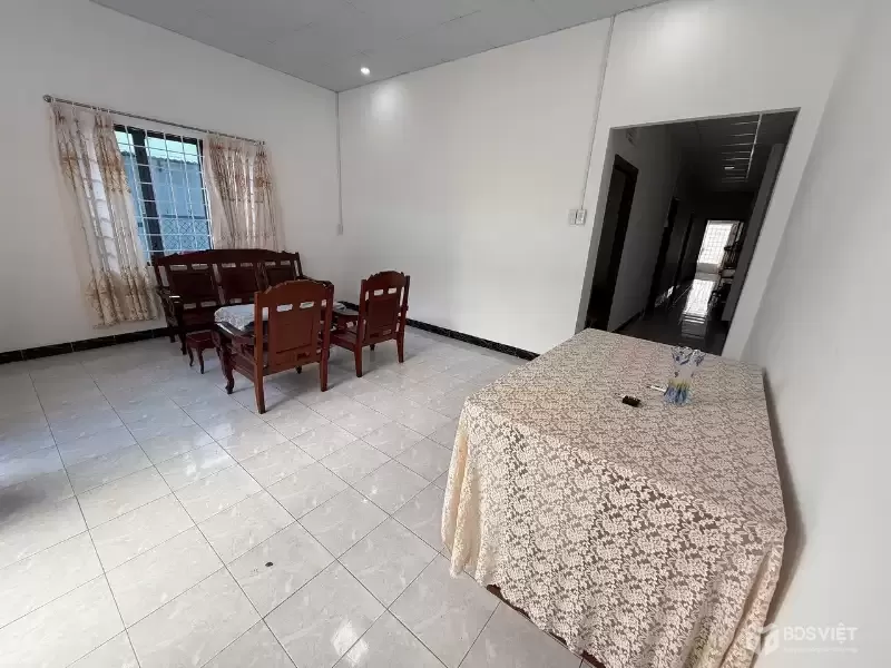 CHO THUÊ NHÀ 1 TRỆT NGAY CHƠ MÊ LINH. P 9. ĐÀ LAT