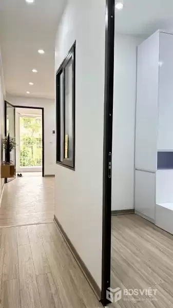 bán nhà tập thể đại học sư phạm trần quốc hoàn DT 65m giá 3,9 tỷ full nội thất