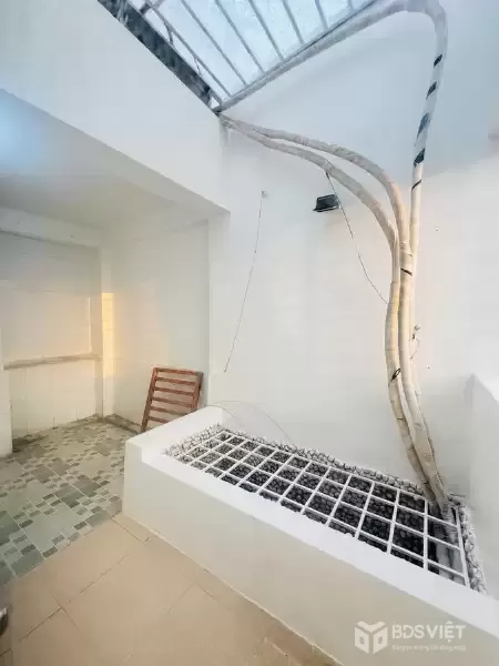 Bán Nhà Ngõ Gốc Đề 36m2. 5 tầng. mặt tiền 4m. giá đẹp 8.6 Tỷ Hai Bà Trưng Hà Nội