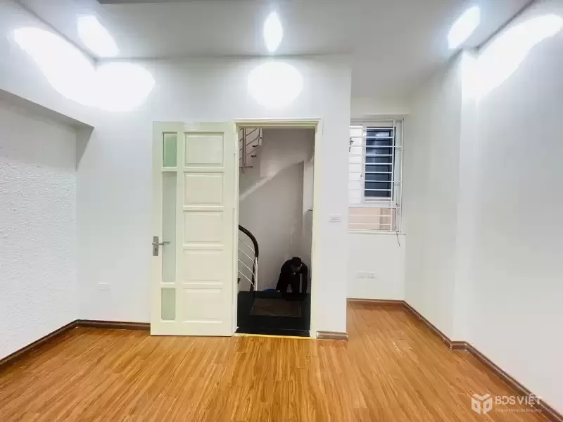 Bán Nhà Ngõ Gốc Đề 36m2. 5 tầng. mặt tiền 4m. giá đẹp 8.6 Tỷ Hai Bà Trưng Hà Nội