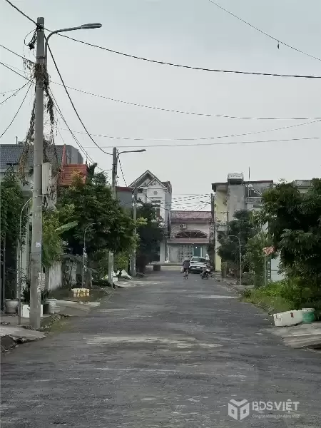 ĐẤT NGÕ 183 TÂN THÀNH  ĐƯỜNG 10M – HƯỚNG ĐÔNG  GIÁ CHỈ 2.X TỶ – HÀNG ĐẸP HIẾM  ZALO 0567 222 555