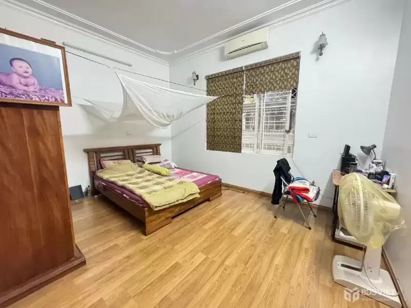 Bán nhà Hoàng Cầu 42/46m2.  5 tầng. mặt tiền 5.6m. giá 17.2 Tỷ Đống Đa Hà Nội