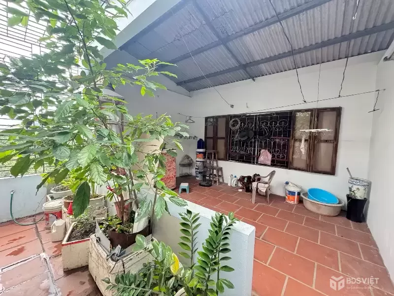 Bán nhà Hoàng Cầu 42/46m2.  5 tầng. mặt tiền 5.6m. giá 17.2 Tỷ Đống Đa Hà Nội