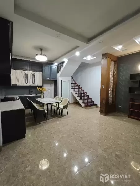 Bán Nhà  Hồ Đắc Di 39m2. 5 tầng. mặt tiền 5.3m. giá 12.6 tỷ Đống Đa Hà Nội