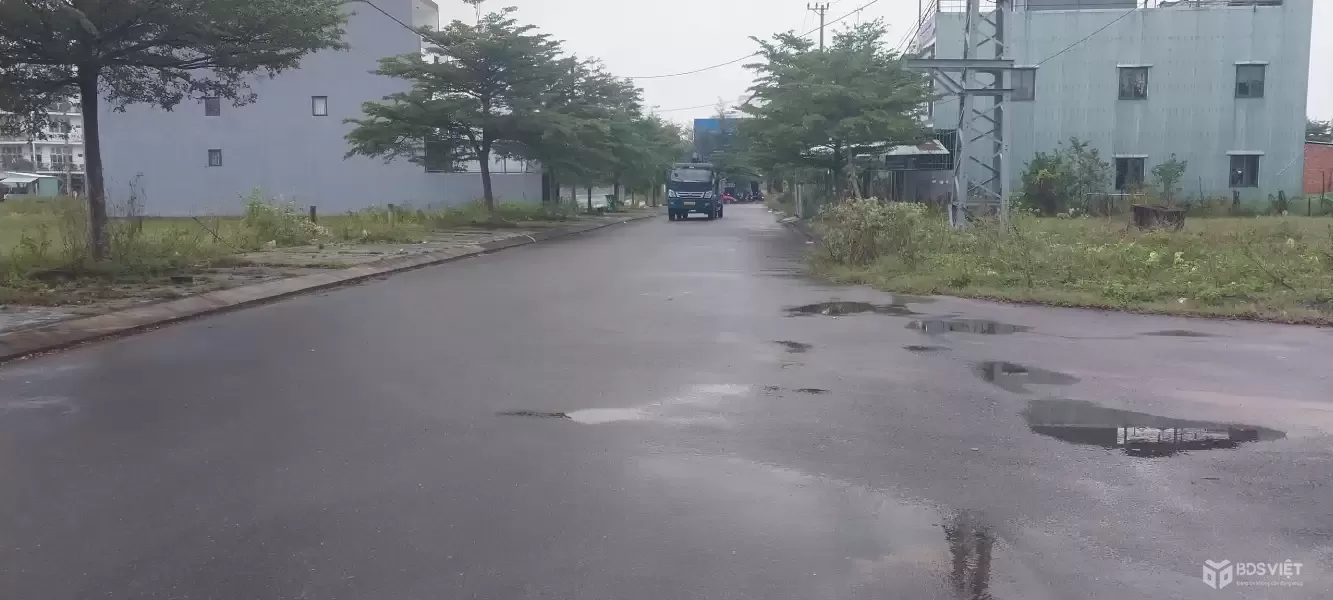 ♥ Lô Góc 2 Mặt Tiền đường 7.5m giữa ĐH FPT và ĐH Phan Châu Trinh, 4.x tỷ