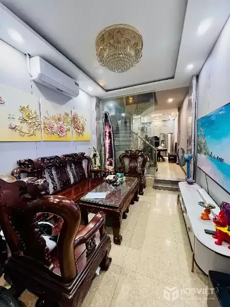 Bán Nhà Văn Hương 45m2.  4 tầng. mặt tiền 3.3m. giá 12 tỷ Đống Đa Hà Nội