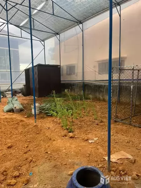 CHO THUÊ KHO 200M NGAY MẶT TIỀN ĐƯỜNG HỒ XUÂN HƯƠNG ĐÀ LẠT 10TR/ THÁNG