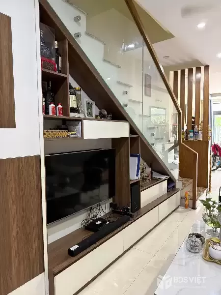 Bán nhà mặt tiền Ngã 7 trung tâm Nha Trang – đường Núi Một – 3 tầng 1 tum – giá 10,5 tỷ