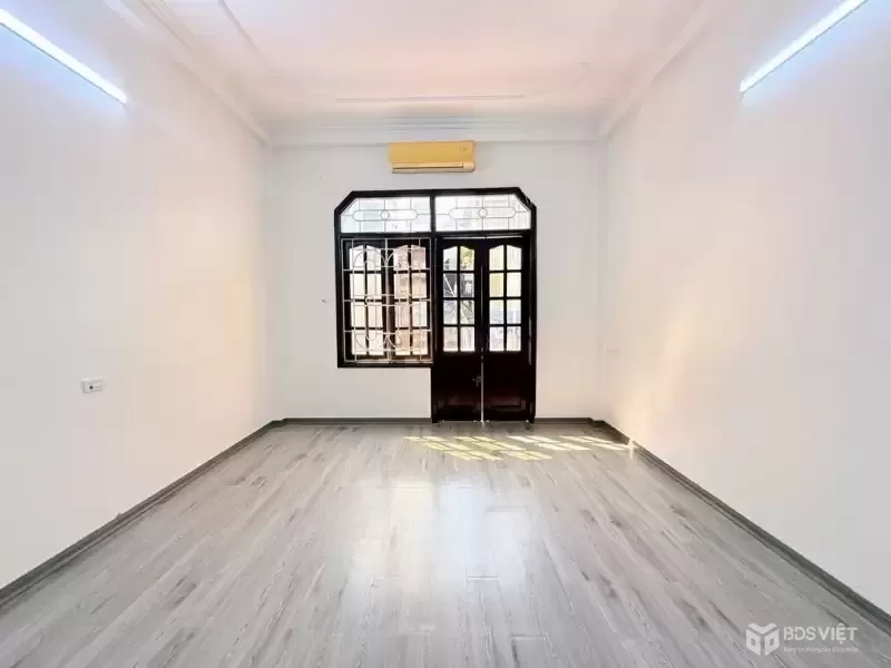 thụy khuê DT 36m x MT 4m2 -5 tầng dân xây 7,99 tỷ 2 thoáng,ngõ thông hồ tây