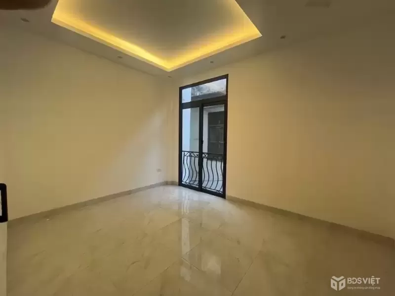 bán nhà đội cấn 45m x5 tầng MT 6m 10,6 tỷ sát phố,ngõ ô tô dừng đỗ