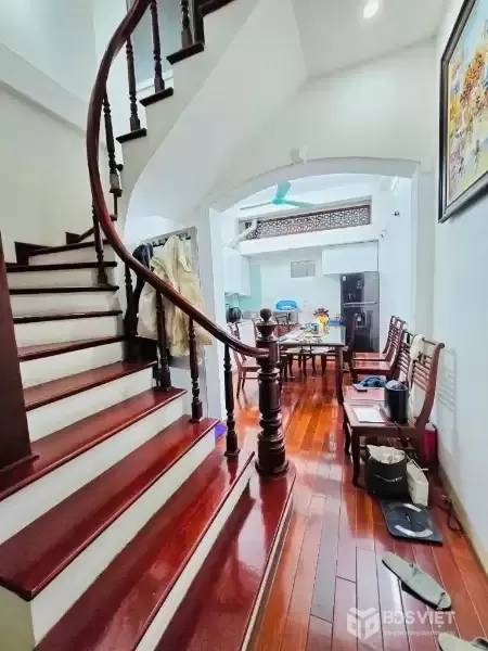 trích sài hồ tây 40m x6 tầng 14,8 tỷ dân xây 2 thoáng 40m ra hồ,view hồ,ngõ thông