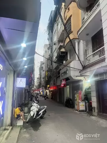 Bán Nhà Đông Các 54m2. 4 tầng. mặt tiền 6.3m. giá  31.5 Tỷ Đống Đa Hà Nội