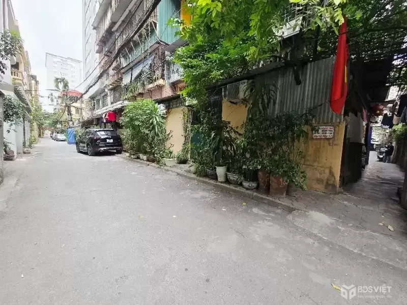 bán nhà tập thể nguyễn phong sắc cầu giấy DT 48/90m giá 5,55 tỷ ô tô đỗ cửa